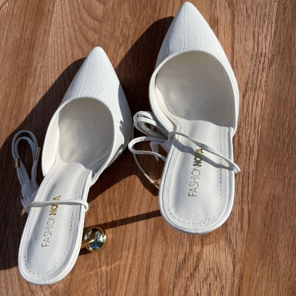 Fashion Nova Rosala White Wrap Up  Ankle with Gold Heel Women's Size 8.5  NWT - Picture 5 of 7